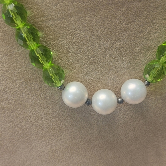 Vintage Necklace Aurora Borealis Pearl Green 1950s‎ Classic 10in Necklace - Picture 3 of 7